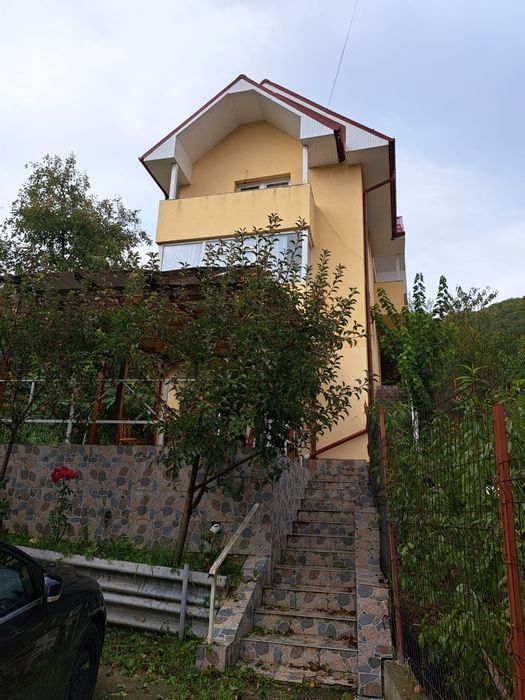 Închiriez vilă în Băile Olănești pentru revelion/crăciun