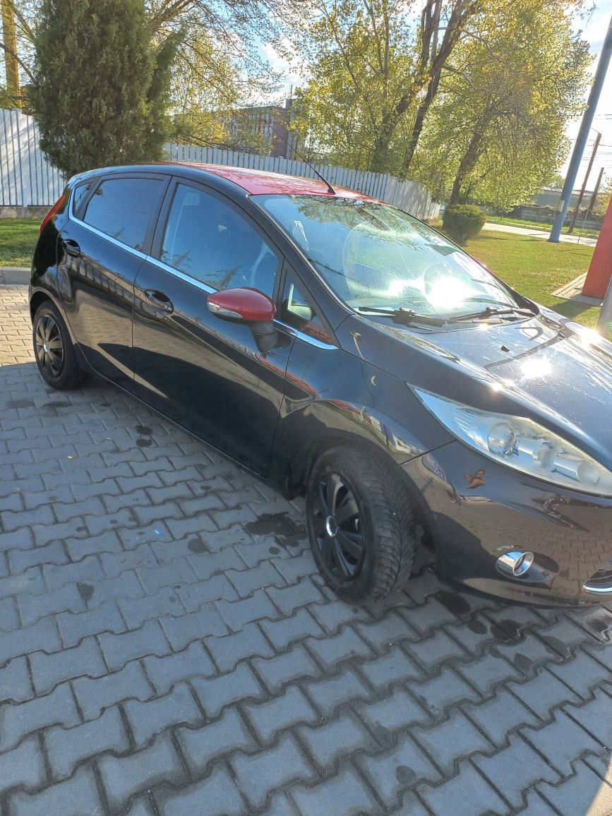 Vând Ford Fiesta 1.3 benzina și GPL