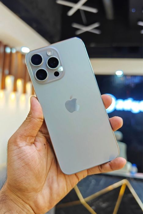iPhone 15 PRO ca NOU cu 97% Viata Bateriei