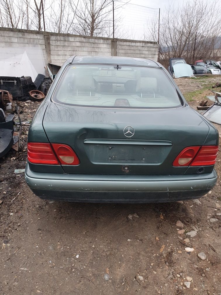 Мерцедес Е230 Mercedes W210 230 на части