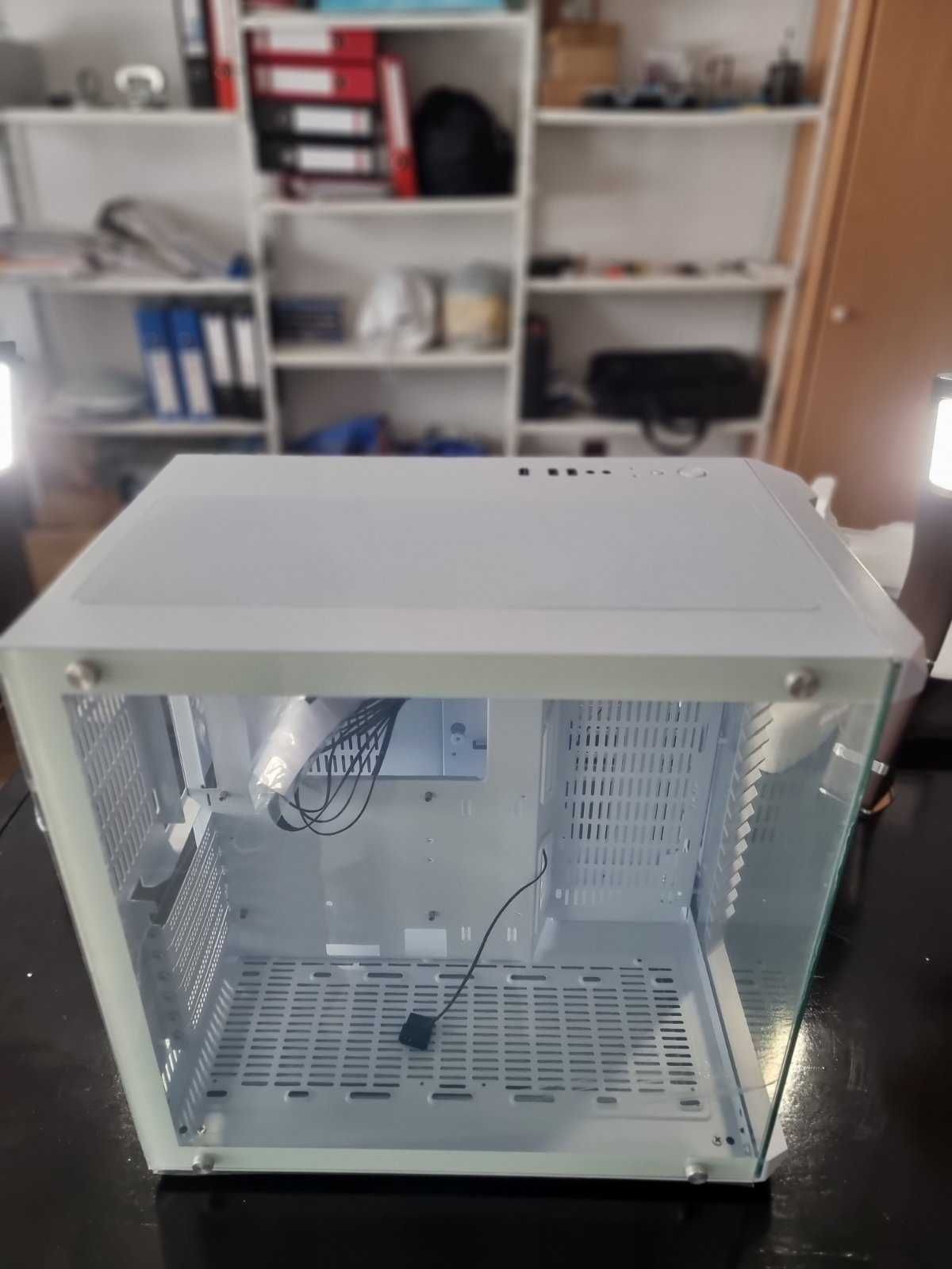 Кутия PNB бързо разглобяване Full-Tower, Tempered Glass, Бяла pc case