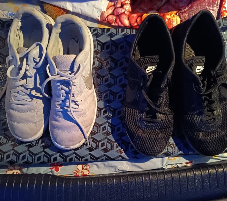 Vând cămăși de bărbati