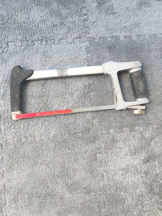 Ножовка по металлу