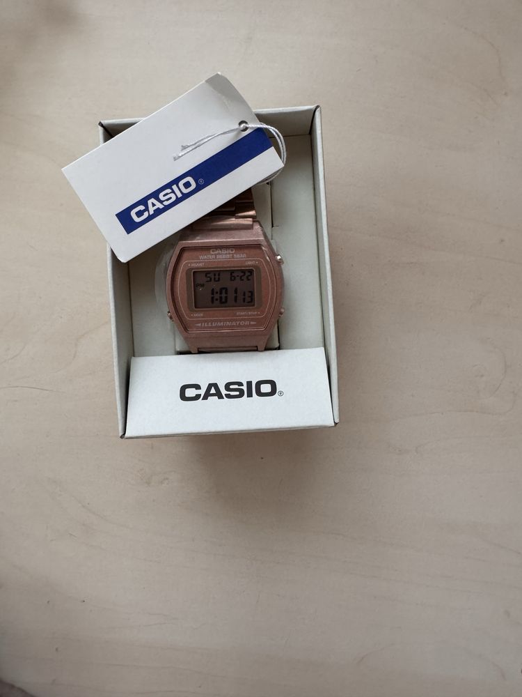 !НОВО!Часовник розово злато:Casio (Дамски)