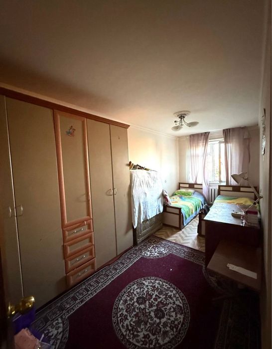 Срочно Продаётся 5 комнатная квартира адрес Мархабо
