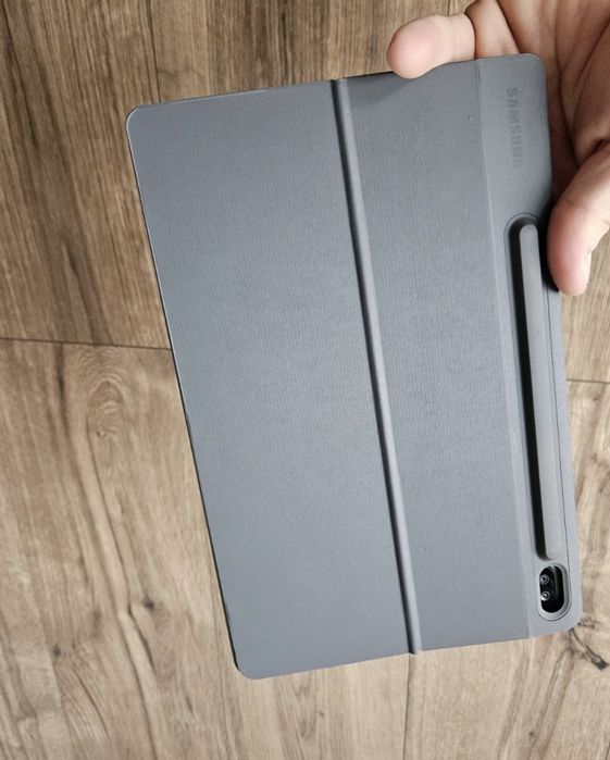 Vând tableta Samsung Tab S6,