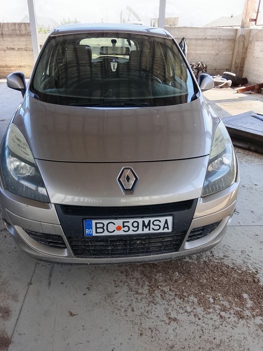 Vând Renault Scenic 2011