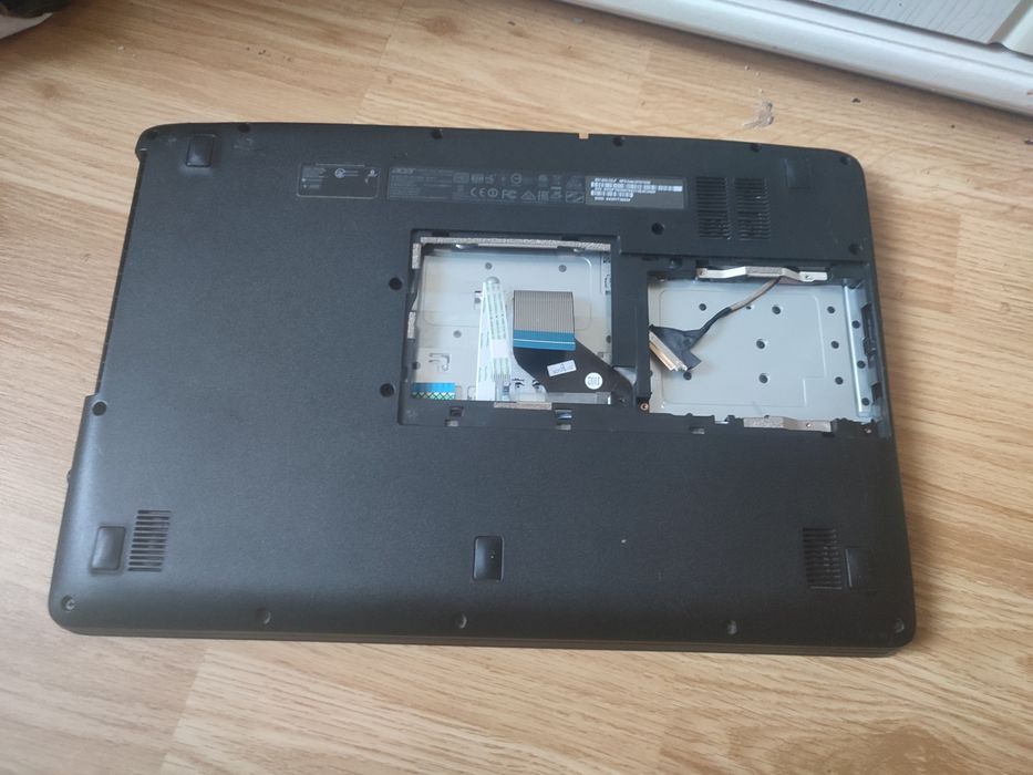 Carcasa completa + balamale + tastatura - Acer Aspire Es1-533