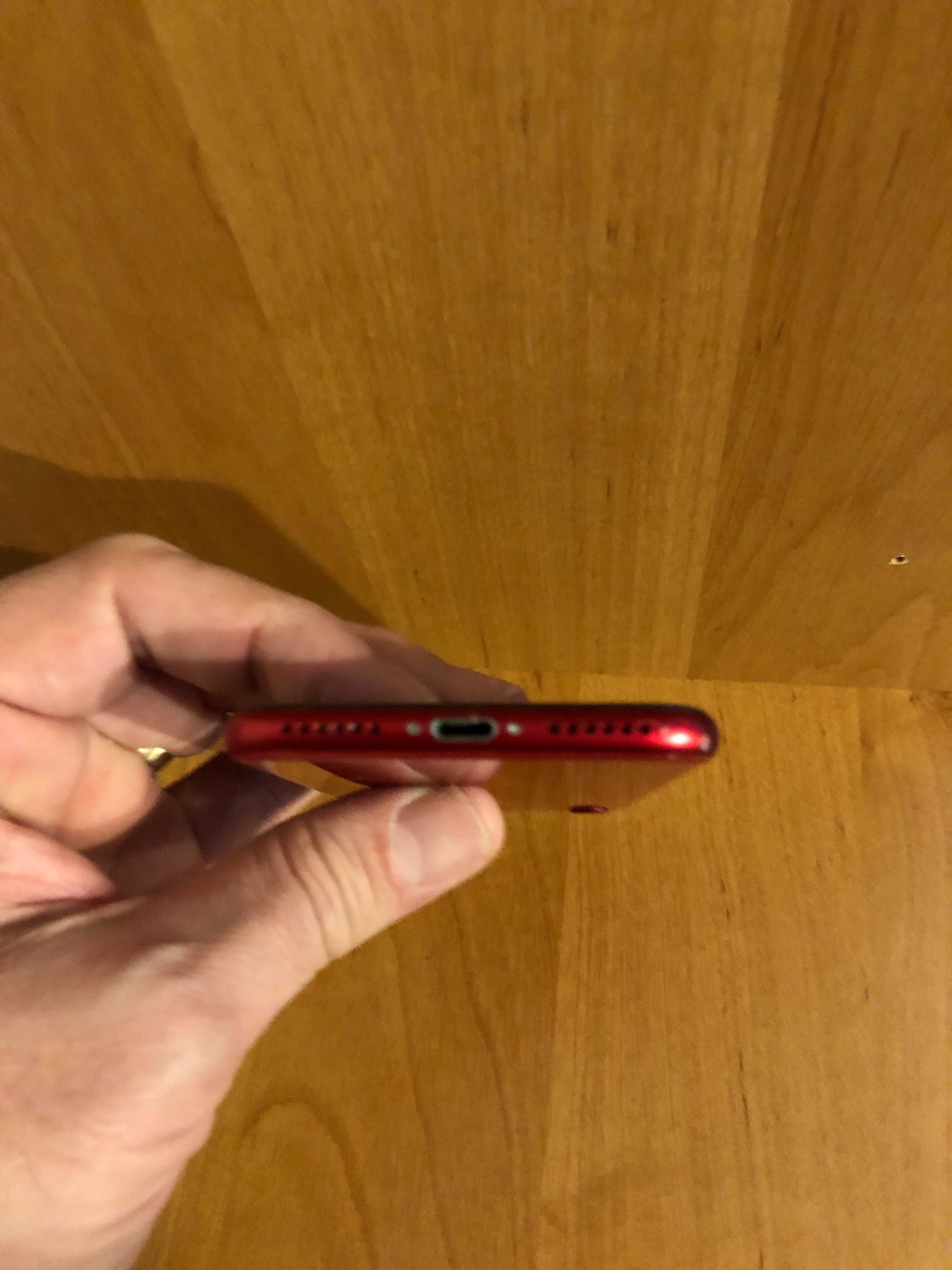 iPhone 8 Red 64Gb в перфектно състояние