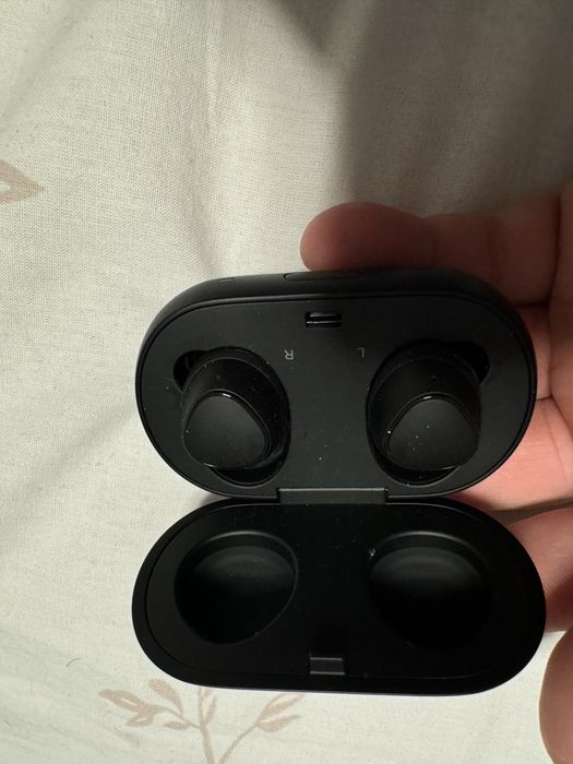 Samsung Gear IconX  (SM-R140)