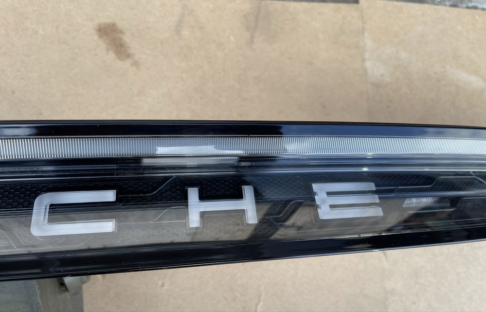 Оригинален Заден Рефлектор Porsche Taycan 9j1