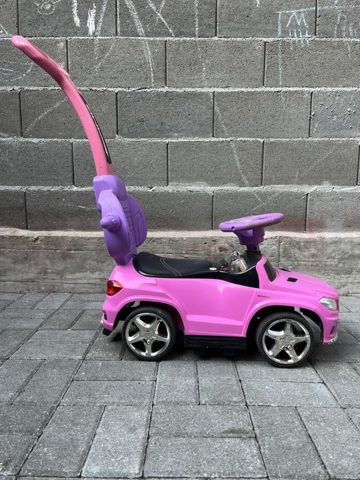 Детска кола за момиче