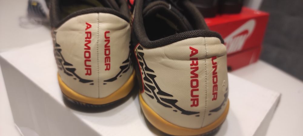 Маратонки Under Armour 40