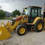 Inchiriez buldoexcavator CAT cilindru compactor