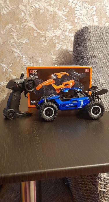 Машинка на радиоуправлении