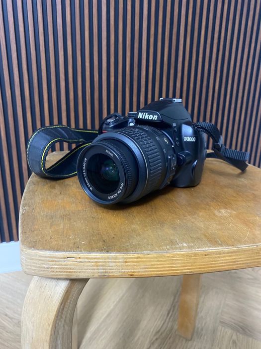 Фотоаппарат Nikon D3000 + объектив 18–55mm отличное состояние!