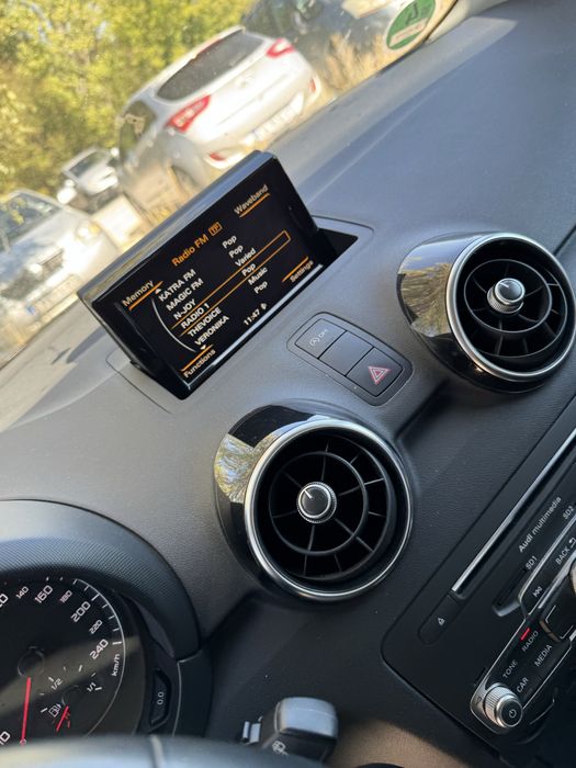 Арматурно табло с бег за ауди а1   2018г