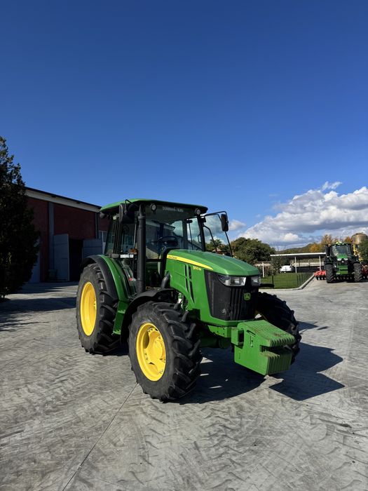 John deere 5100M
