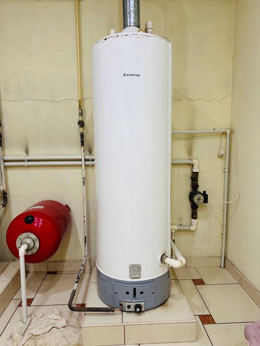 Ariston 195L Italy