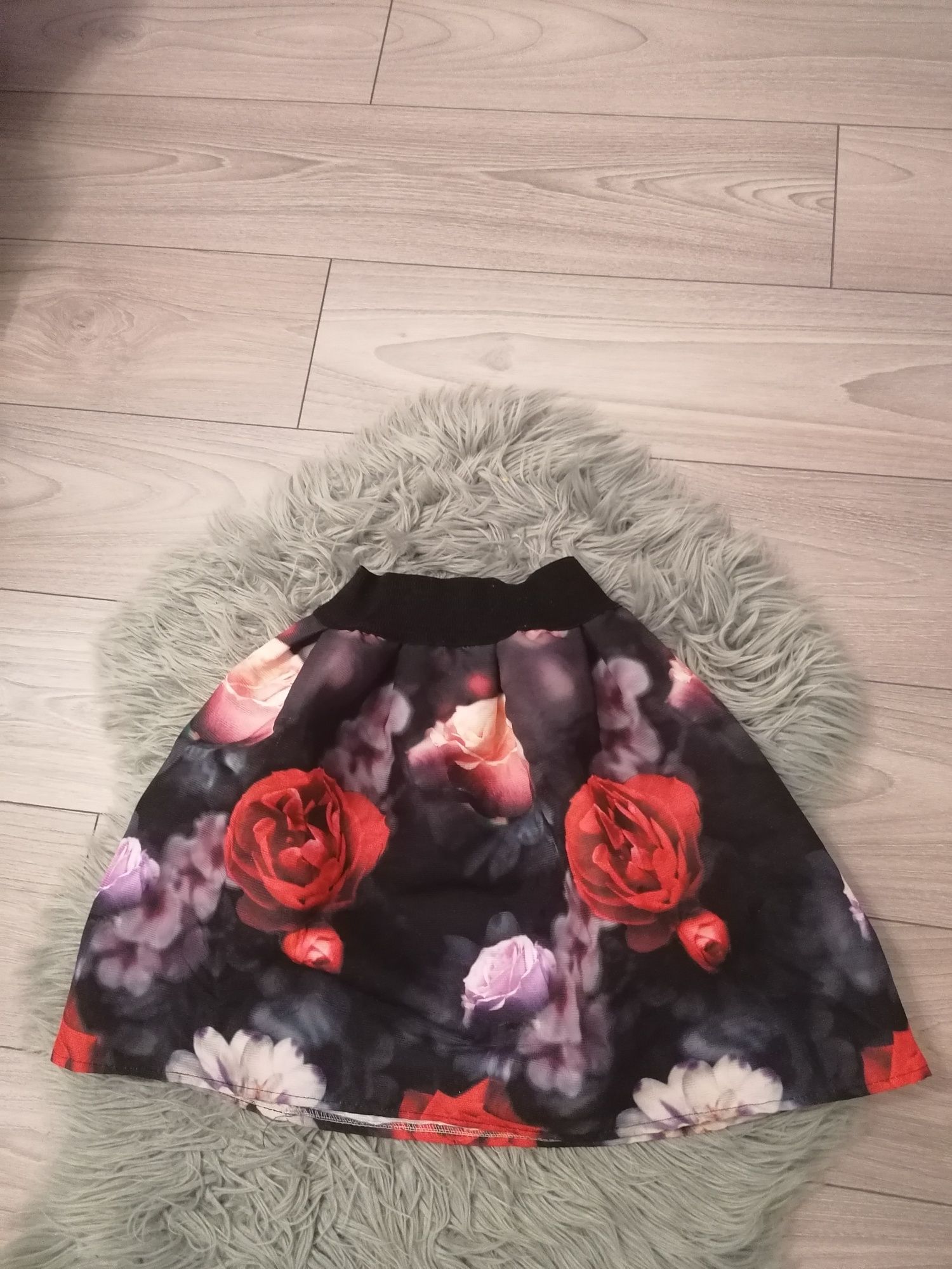 Fusta cu floricele