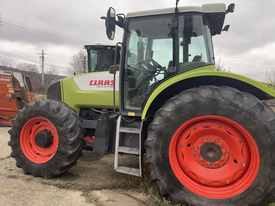 Dezmembrez  tractor Claas ares 836 rz