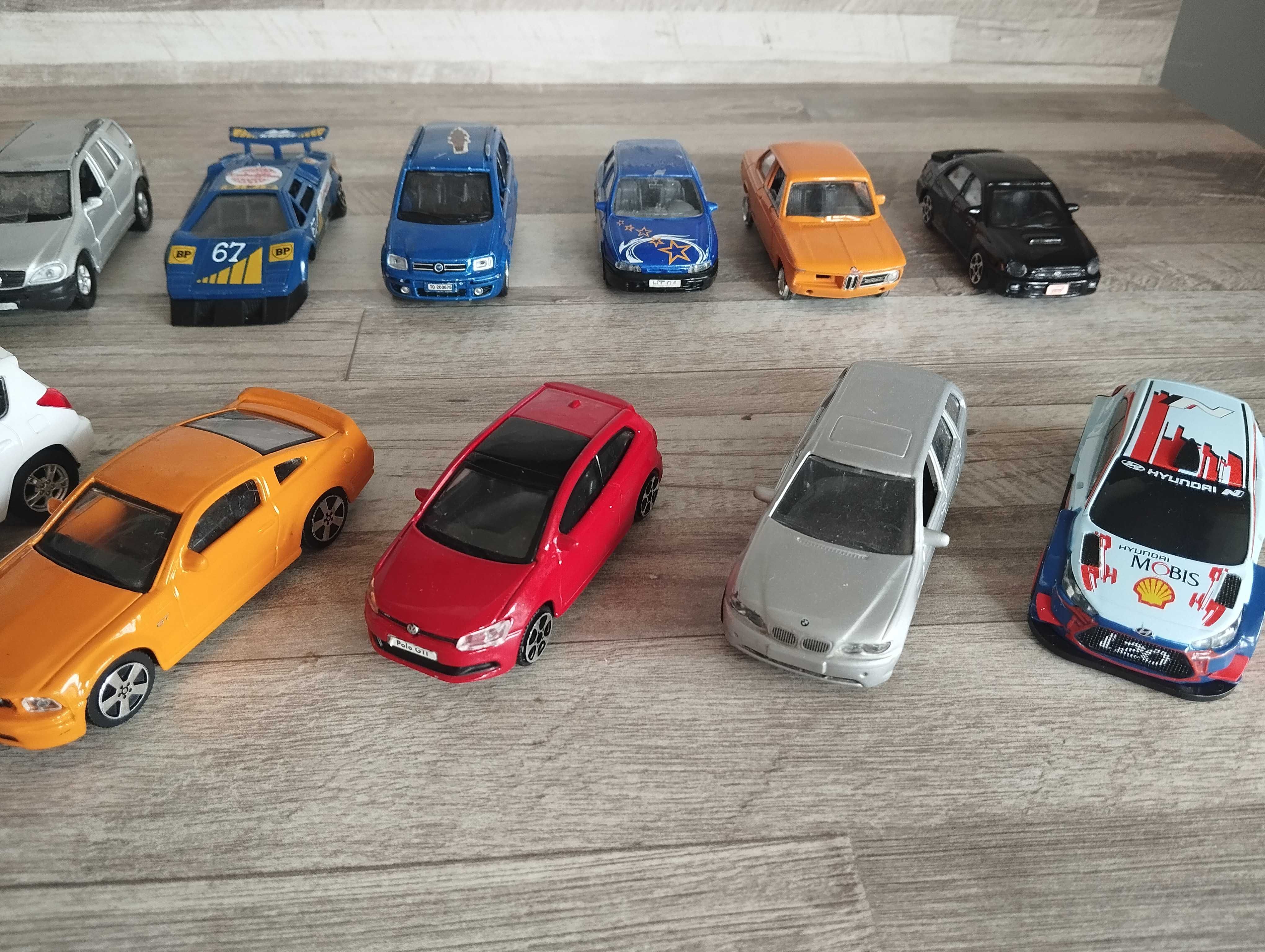 Продавам метални колички Burago,Welly,Maisto,Hotwheels
