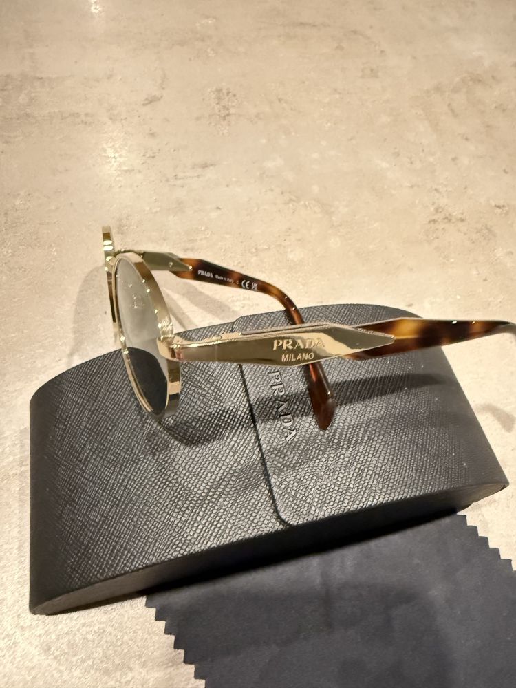 PRADA слънчеви очила