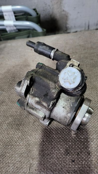 Насос ГУРа гидроусилителя руля skoda octavia 1.8t a4  кузов