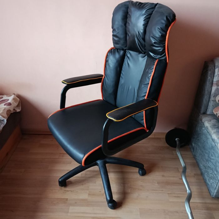 Офис стол перфектен