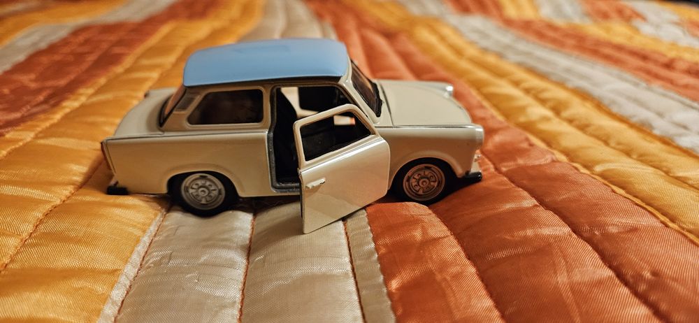 Трабант 601 + подарък Наръчник "Аз управлявам трабант"