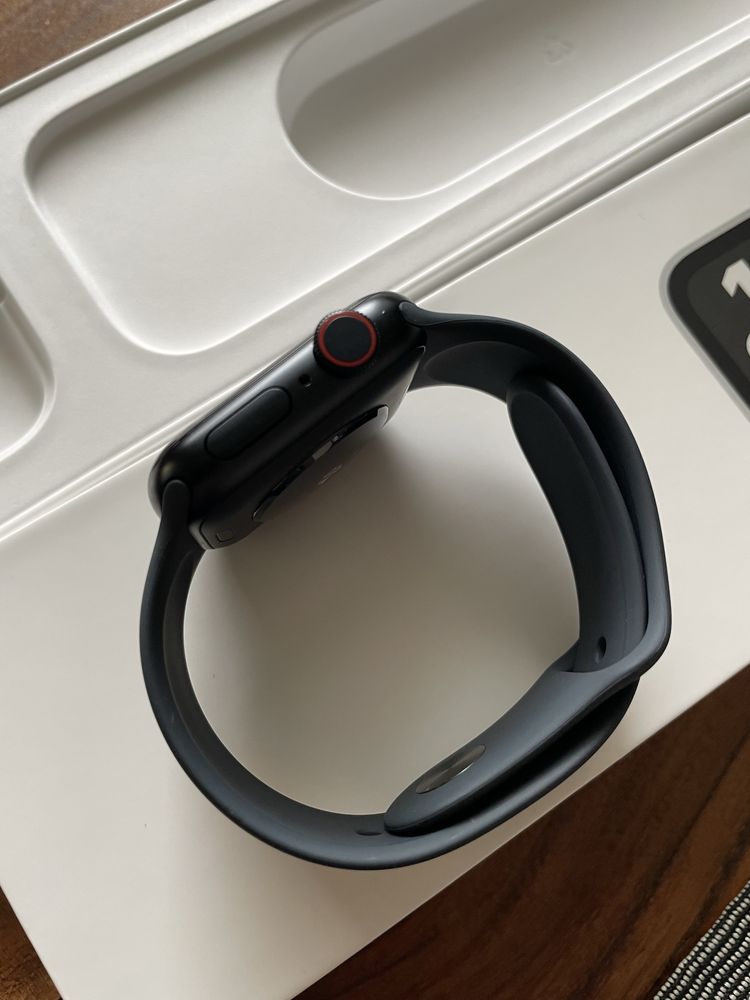 Apple Watch SE 2 40mm LTE – Отлично състояние