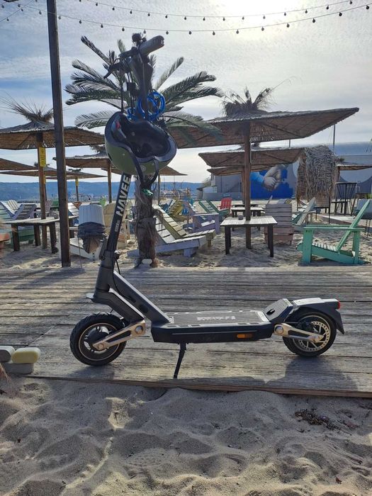 Електрическа тротинетка Navee ST3 Pro