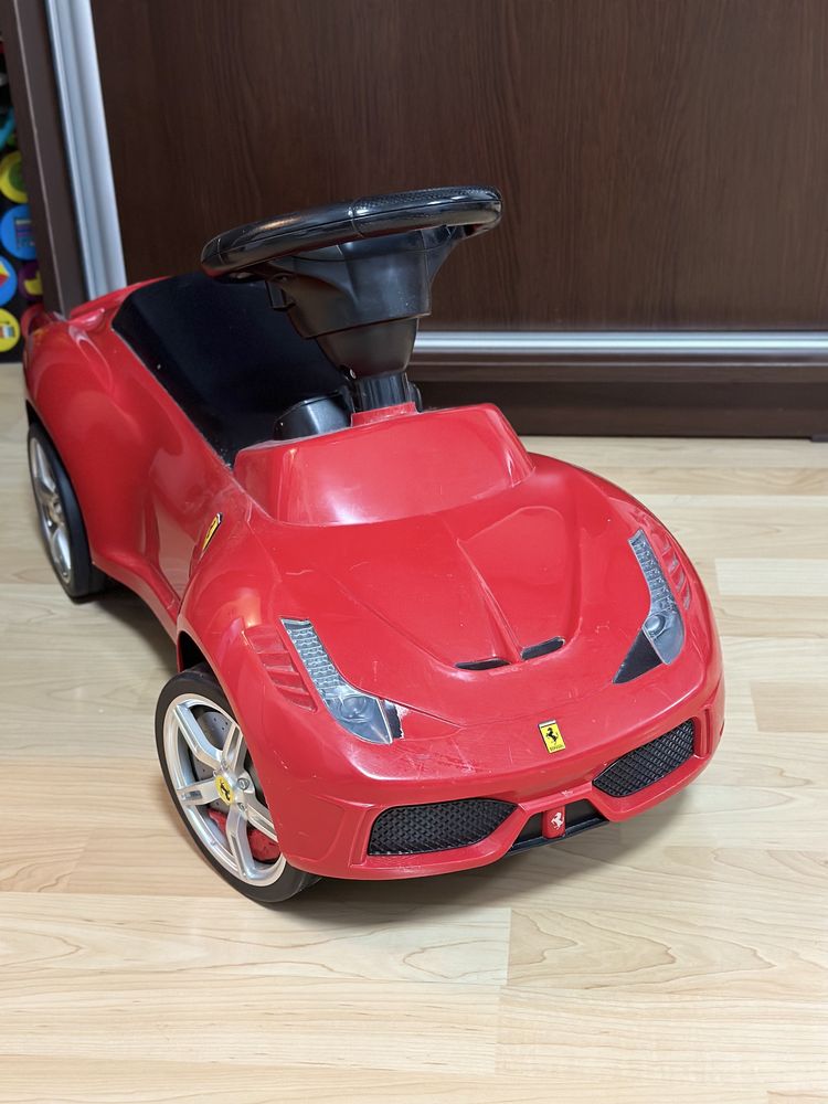 Masina Ferrari de impins