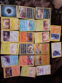 Lot 60 carti pokemon diferite