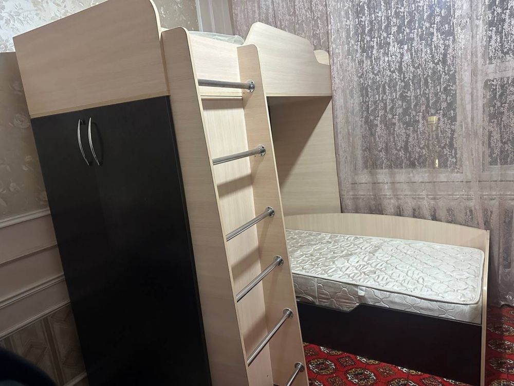 Ikki qavatli kravat shkafi bilan
