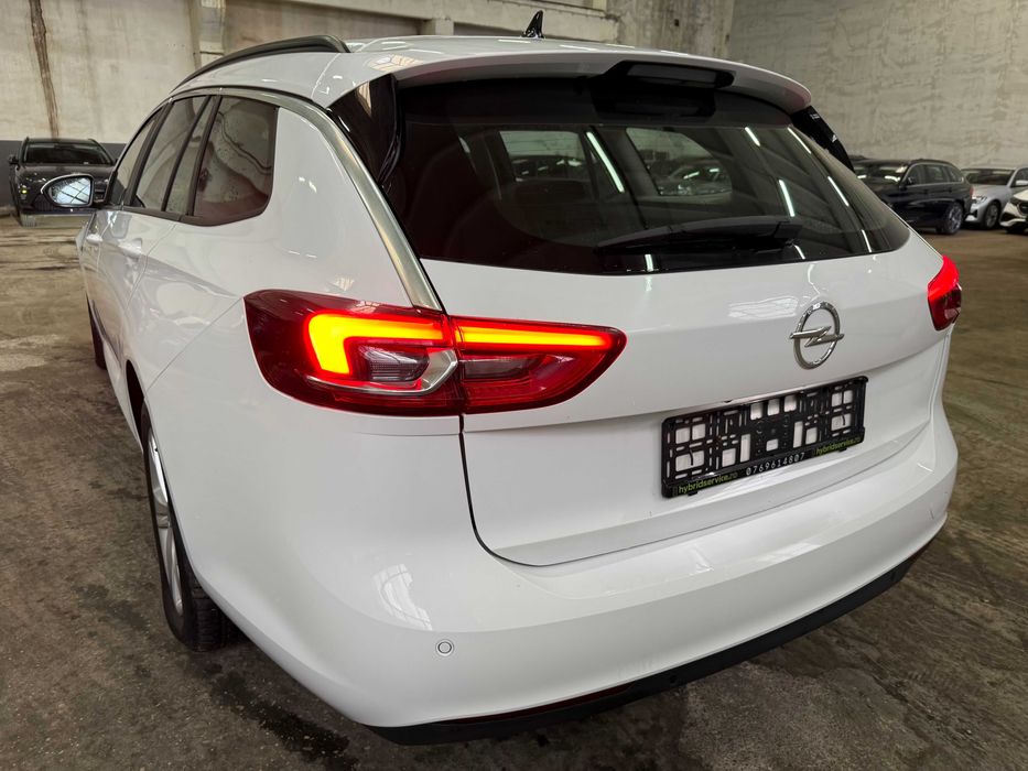 Opel Insignia avariat