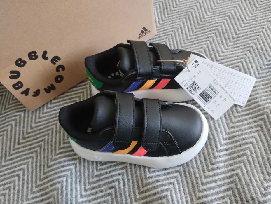 Adidas детски маратонки номер 25