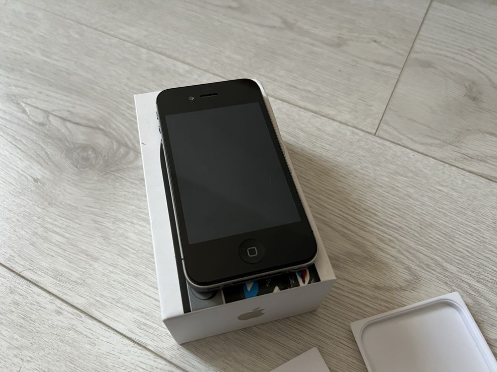 VAND iPhone 4S 16GB Black Neverlocked fullbox/colectie