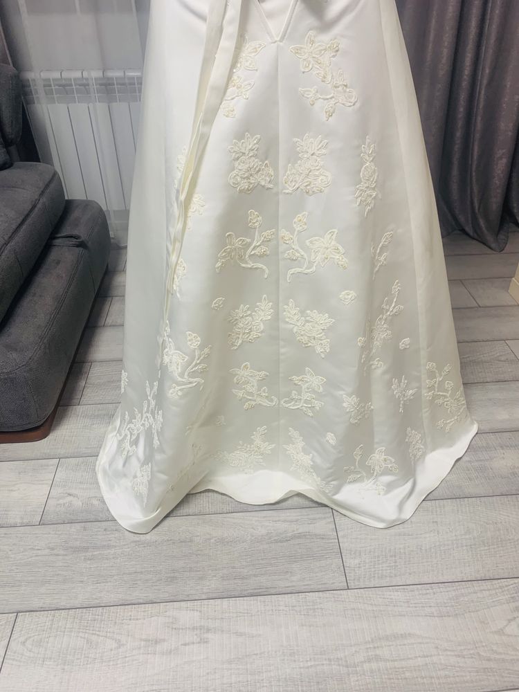 Продам шикарное свадебное платье пр.Германия.