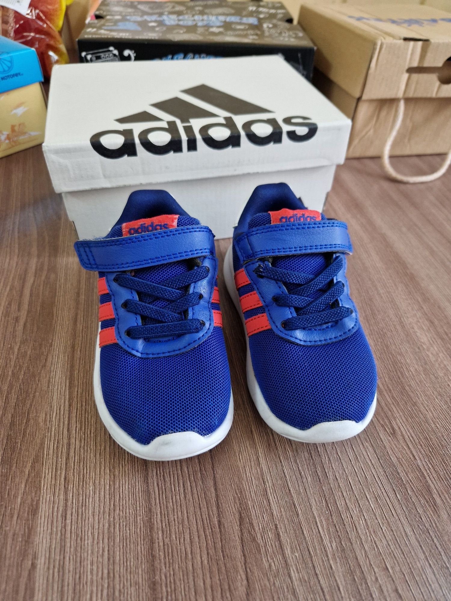 Кроссовки Adidas