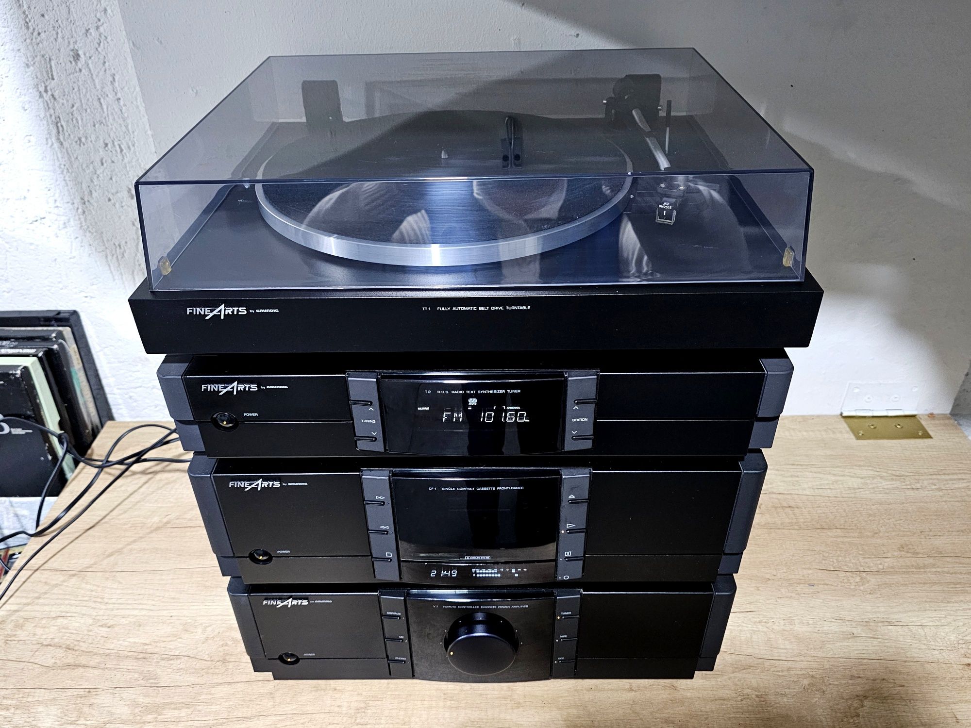 sistem audio FINEARTS, amplificator V1,tuner T2,deck CF-1