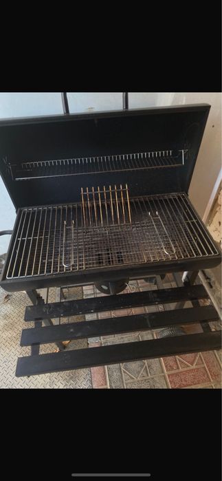 Гриль-барбекю, почти новая