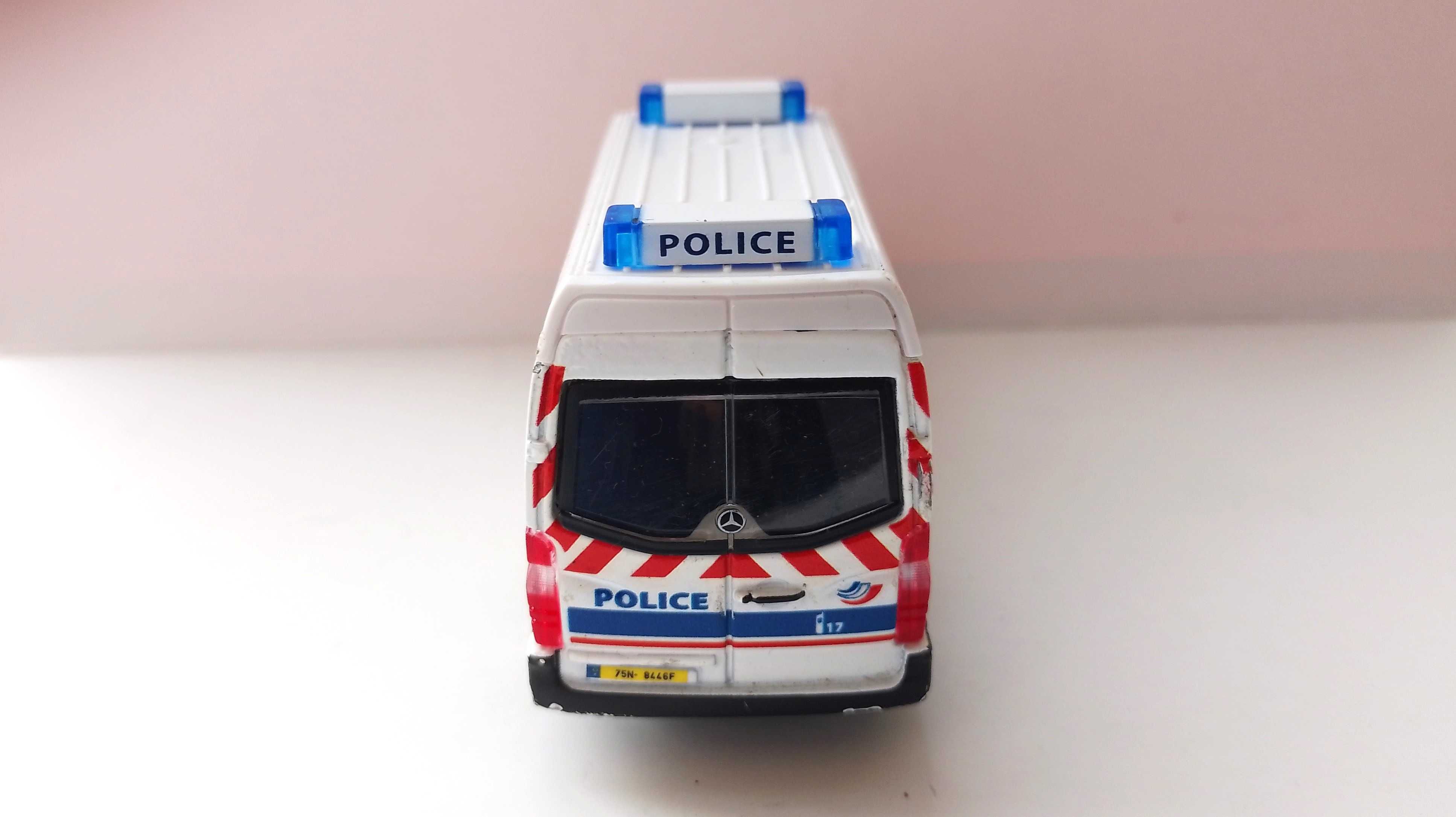 Bburago Mercedes-Benz Sprinter и VITO - POLICE