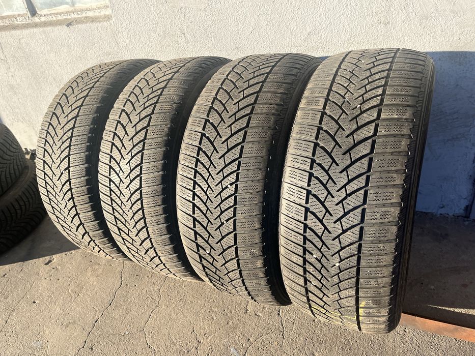 4 бр. зимни гуми 225/50/17 Semperit 5,5-6 mm DOT 4117