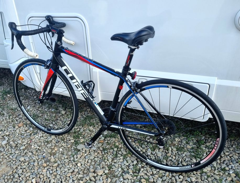 Bicicleta Cursiera Cube Peloton
