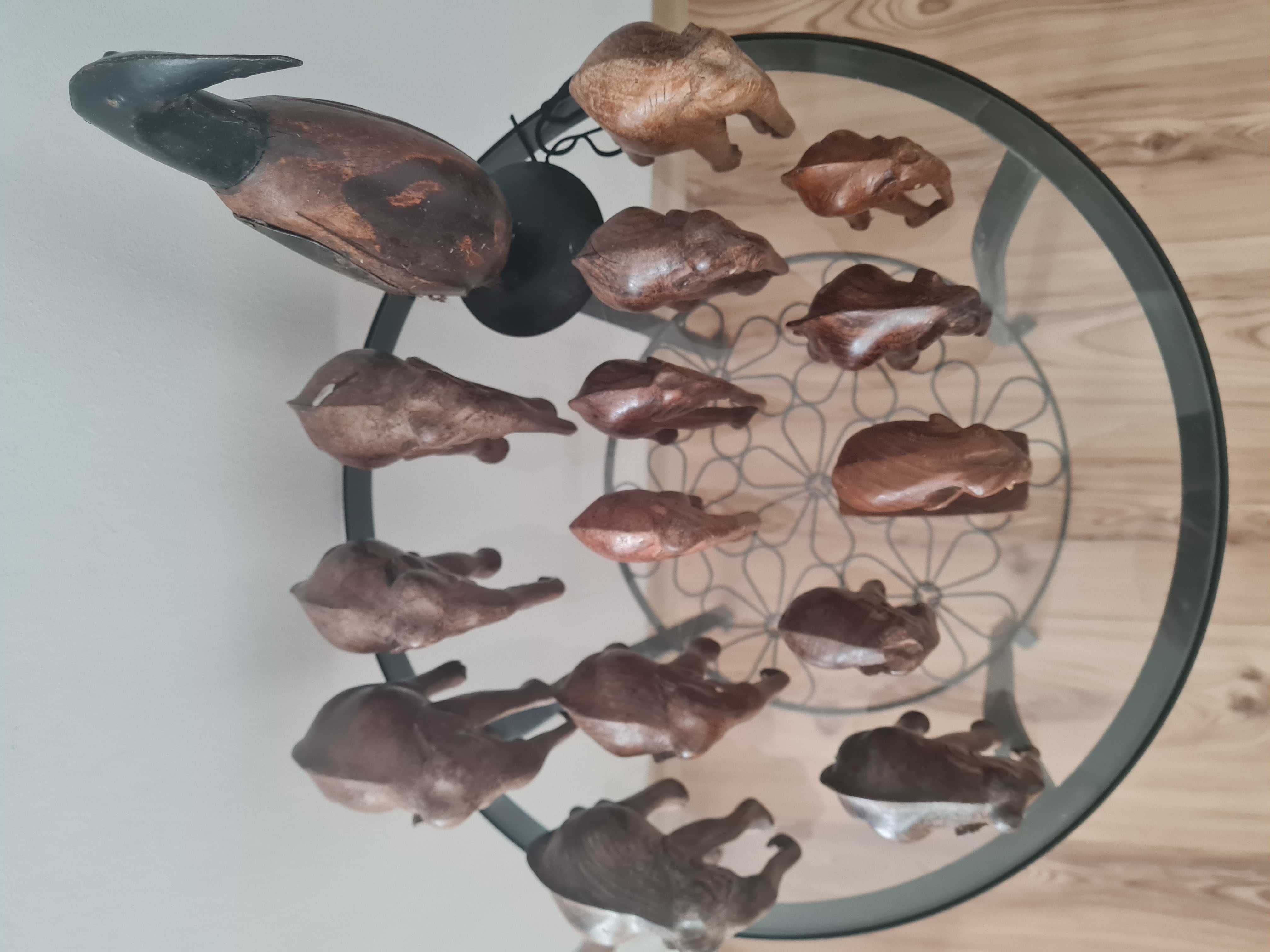 15 figurine din lemn