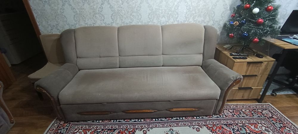 Мягкий уголок диван и два кресла б/у