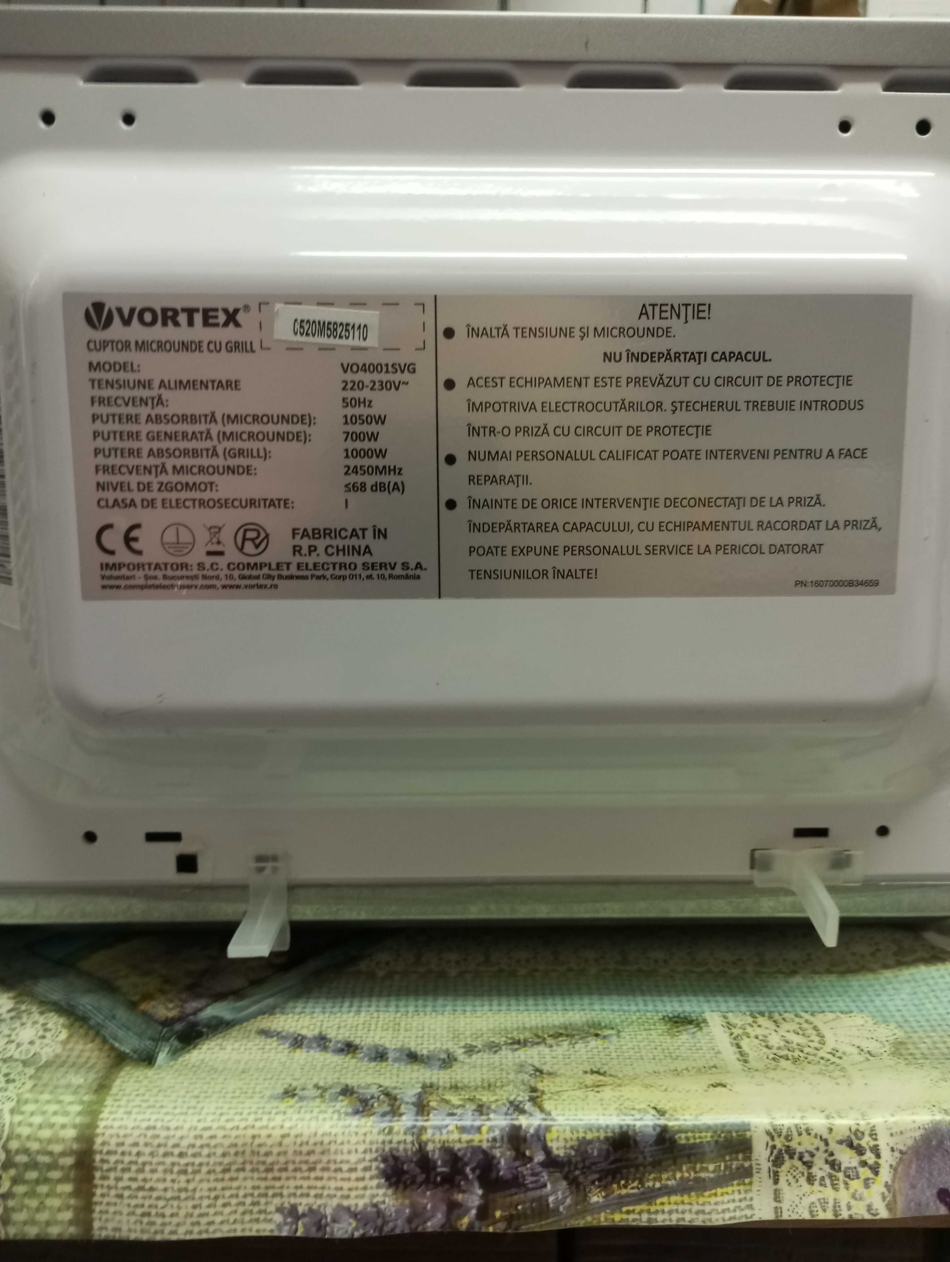 Cuptor cu microunde cu grill Vortex 20L nou