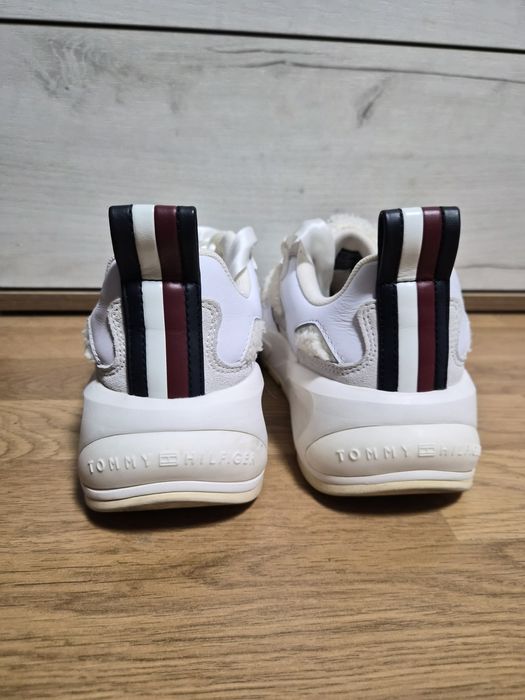 Дамски сникърси на различни марки