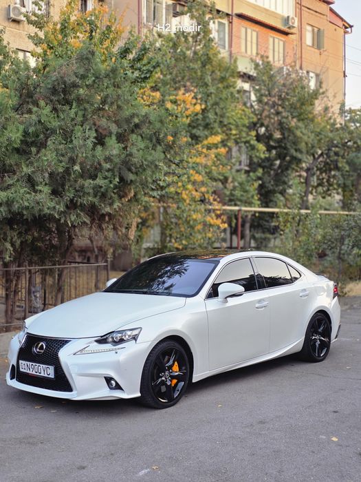 Сотилади Lexus is 200T